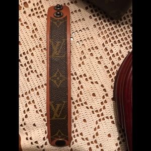 {LOUIS VUITTON} BOHO WRIST CUFF